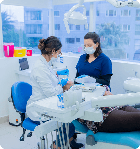 Ilustración del proceso paso a paso para implantes dentales