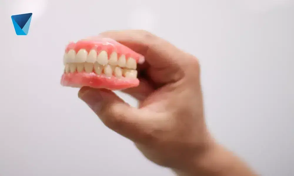 Explora los distintos tipos de dientes postizos y dentaduras disponibles en Chile. Conoce las opciones para recuperar tu sonrisa y mejorar tu calidad de vida con prótesis dentales de alta calidad. Tipos de Dientes Postizos: Guía Completa para Dentaduras en Chile